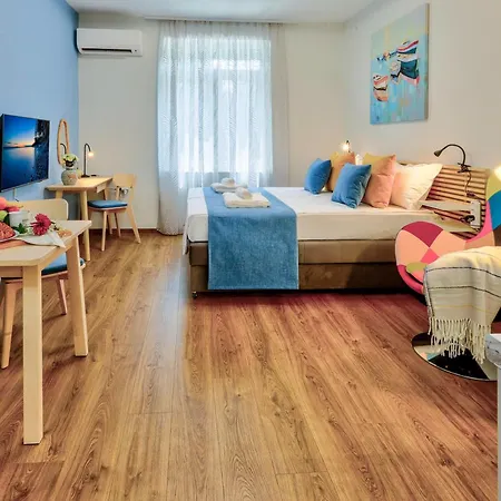 Premium Center By Apartmax فارنا