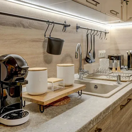 Premium Center By Apartmax فارنا